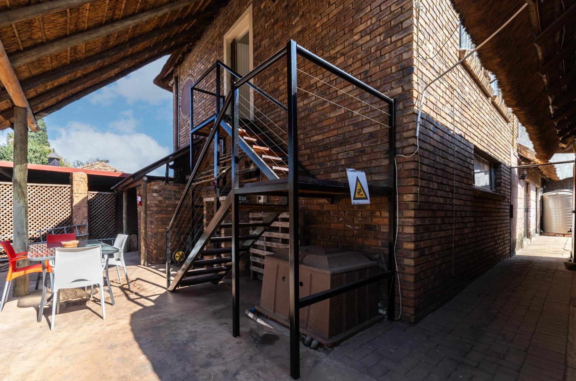 Thatch Haven Guesthouse Centurion Luaran gambar