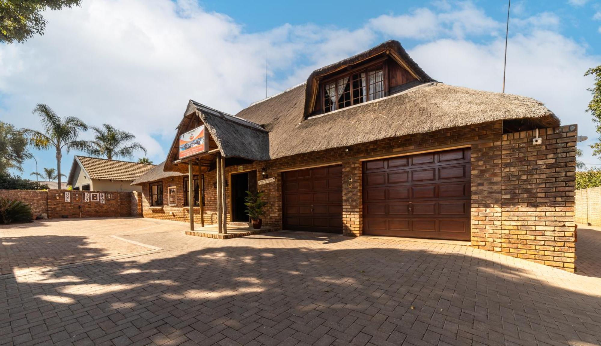 Thatch Haven Guesthouse Centurion Luaran gambar