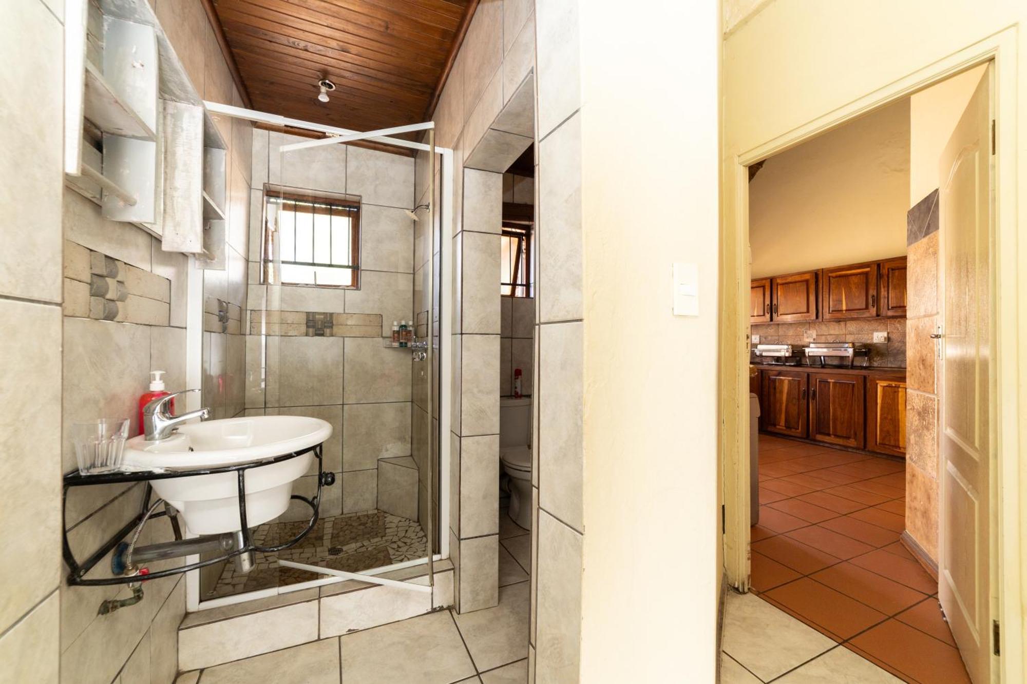 Thatch Haven Guesthouse Centurion Luaran gambar