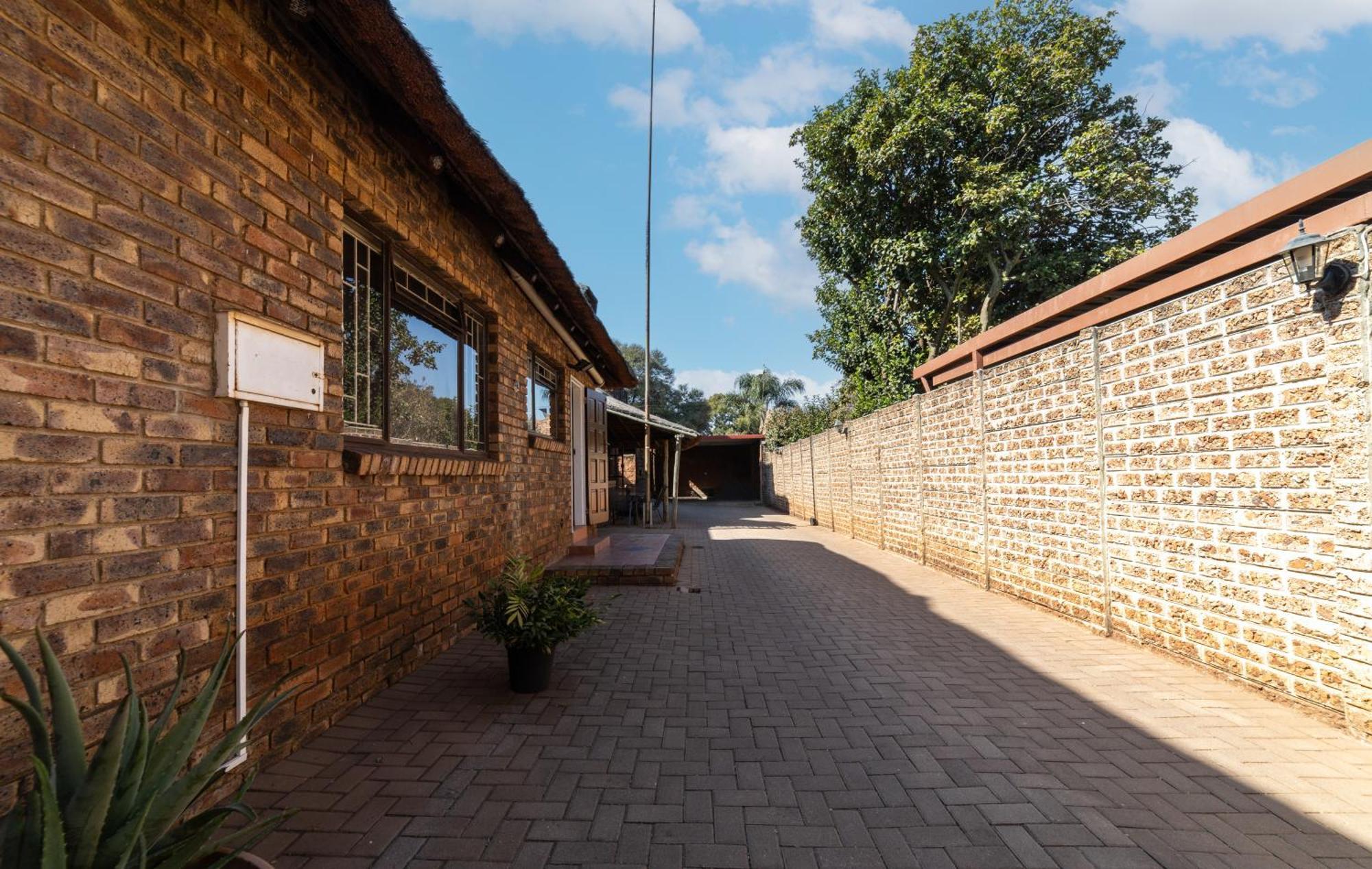 Thatch Haven Guesthouse Centurion Luaran gambar