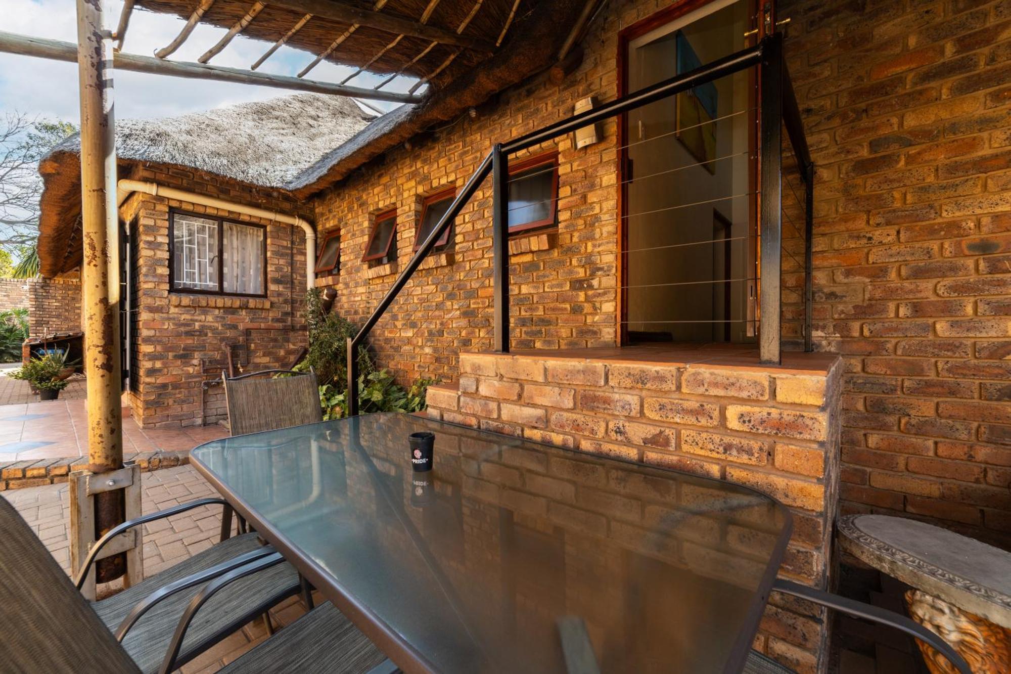 Thatch Haven Guesthouse Centurion Luaran gambar