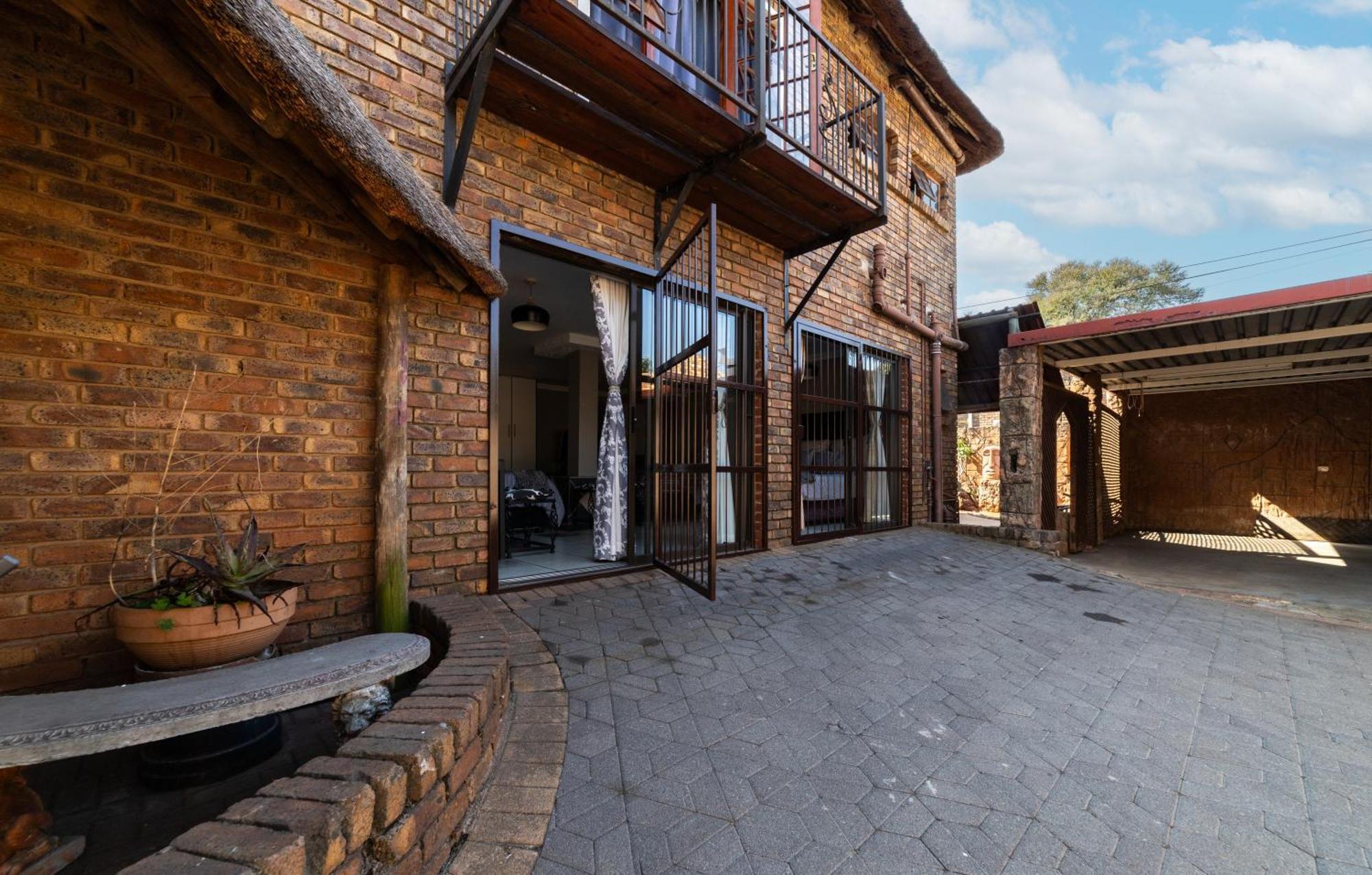 Thatch Haven Guesthouse Centurion Luaran gambar